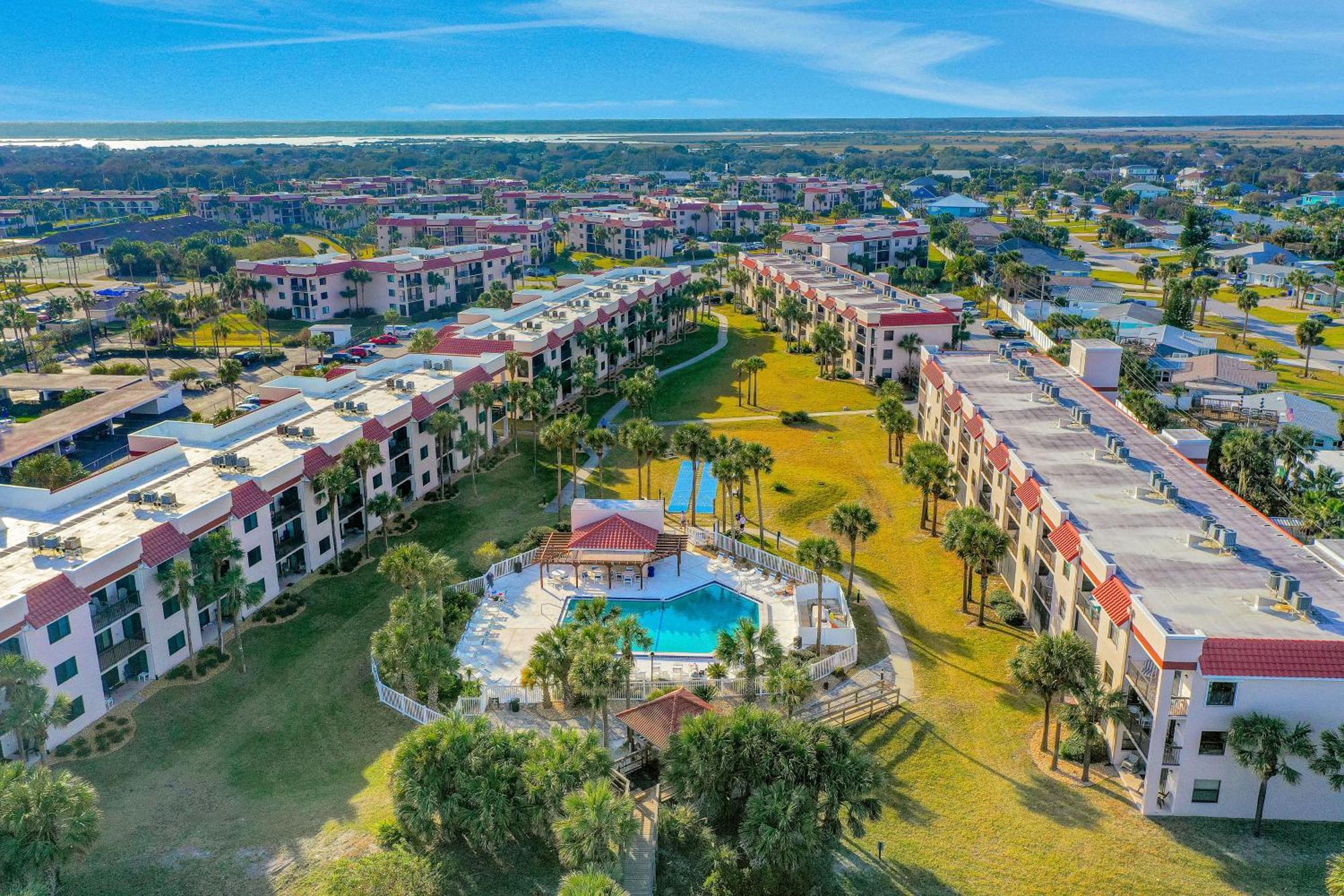Ocean Village Club Butler Beach Стая снимка
